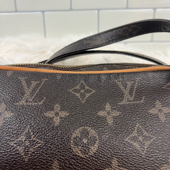 Louis Vuitton Monogram Pochette Marly Bandouliere - Picture 2 of 10